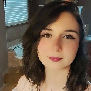 Meet your Posher, Elisa